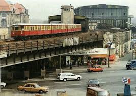 Georg, unser praktikant, sorgt heute in der bahnhofsmission zoologischer garten berlin für gute stimmung. Bahnhof Zoologischer Garten In Den 70ern Kinder Vom Bahnhof Zoo Historische Bilder S Bahn