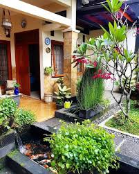 Tinggal kita tambahkan sedikit hiasan pendukung seperti furniture. Taman Rumah Kecil Modern Depan Rumah Kebun Kecil Ide Berkebun Desain Kebun Modern