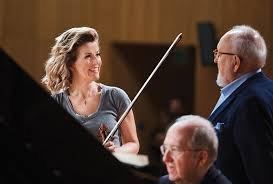 Und meine sind nun einmal mit einer alleinerziehenden mutter groß geworden, mein sohn war ein jahr alt und meine tochter drei, als ihr. Violinist Anne Sophie Mutter On Her Latest Album Personal Connection With Penderecki S Music Strings Magazine