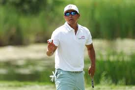 See Aerisa_luvv's crazy twerking on a huge dildo - unforgettable!