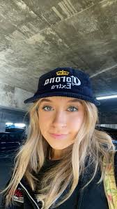 Hey everyone! My names Ben, I'm 23 and currently living in Portland OR. I'm  starting a job at a biotech lab around La Jolla in late January. I'm  looking for one or