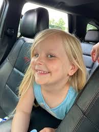 Leah Hutto's Instagram, Twitter & Facebook