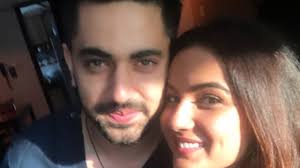 Tashan E Ishq Co Stars Zain Imam And Jasmin Bhasin Reunite Iwmbuzz However, in the best interest of her family twinkle marries kunj, but an obsessed yuvraj. tashan e ishq co stars zain imam and