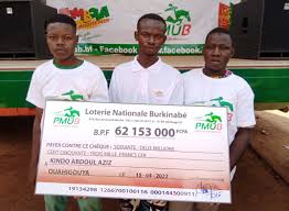 Burkina: trois amis gagnent plus de 62 millions FCFA au PMU'B | Wakat Séra