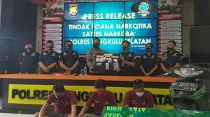 Gitar tunggal bengkulu selatan tayang perdana hari ini di channel lensa manna production: Polres Bengkulu Selatan Berhasil Ringkus Kurir Dan Bandar Sabu Tribunnews Com Mobile