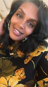 I feel how I look. 🥰🤩 My new obsession mangoes 🥭 pineapples 🍍 & still  self made iced coffee 🧋 Baby girl be running the show how do I get her to