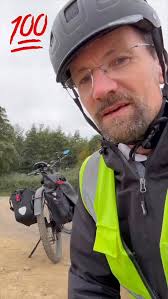 There must be a better way. Episode 2. The cycle lane along St. Stefan Green  is wide, but not separated. Then you need to cross a line of traffic just  to reach