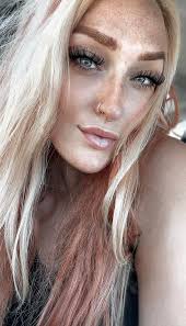 Evening! I'm Jojo; a British (yes I have the accent…) singer of a band here  in Dallas and a former General Manager of bars & clubs. I have 15 years  experience in