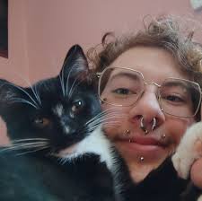 Thoughtful Dad Returns Sentimental Item to Daughter