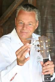 Tommy Emmanuel Discography: Vinyl, CDs, & More