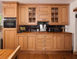 This Run Of Lacquered Oak Cabinets Gives The Feeling Of A Large Kitchen Dresser Cre Kitchen Design Decor Kitchen Cabinets And Worktops Wooden Kitchen Cabinets