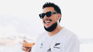 Check spelling or type a new query. Dj Zinhle Starts Trending After Aka Posts Pic Of Mystery Woman