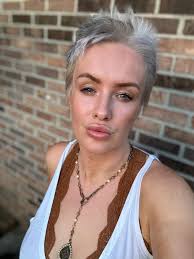 I did a thing today. Thanks Savannah Smiley for always hooking me up! 💗 In  Cookeville and need an affordable salon that is talented. Check her out!