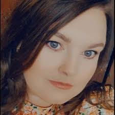 Edwina Flynn's Instagram, Twitter & Facebook