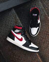 Air jordan 1 low black/arctic orange/white. Snipes Usa Di Twitter The Raffle For The Air Jordan 1 Retro High Og Black Gym Red Ends In One Hour To Enter Download The Snipeskicks App Select Your Preferred Store Location