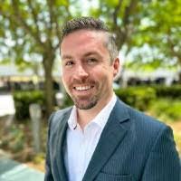 Alex Welling's Instagram, Twitter & Facebook