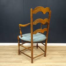 Comment rénover une chaise ? Fauteuil Ancien En Bois Assise A Refaire Le Palais Des Bricoles