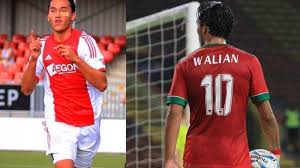 Sundulan eks pemain psm makassar ini berhasil menjebol gawang pss sekaligus lolos ke partai puncak. Ezra Walian Tribunnewswiki Com Mobile