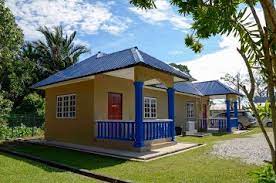 How far from city centre: Bora Bora Berlian Chalet Kampung Kuala Linggi 78200 Kuala Sungai Baru Malaysia Kampung Penginapan Clevi Com