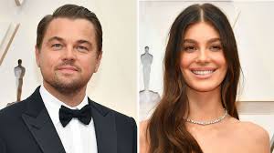 The revenant actor seemed to be in high spirits, putting on a animated display as his stunning model girlfriend laughed appreciatively beside him. Premiere Leonardo Dicaprio Nimmt Camila Mit Zu Den Oscars Promiflash De