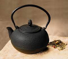 Hakone Is A National Park In Japan Known For Its Hot Springs And Natural Beauty Old Dutch Has Truly Captured The E Tea Pots Antique Teapot Cast Iron Tea Pot