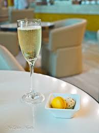 Really good modern business lounge in dubai emirates really do put some effort into their business class lounges and leave many other airlines and their lame lounges for dead. Flight Review Emirates Business Class Dubai To Bologna Dubai Lounge Not Quite Nigella