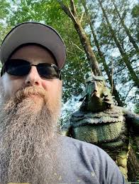 I was driving down 336 and saw this crazy looking animal it looks like a  Deerbra. Idk what it is but I took a pic of it. Has anyone seen it before???