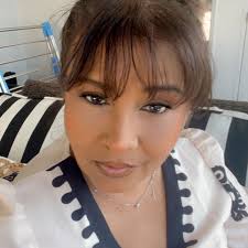 La luna se verá roja al completo en aprox. 30mins #LunaRoja