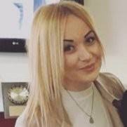 Kim Turton's Instagram, Twitter & Facebook