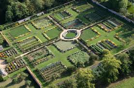 Un jardin à l'anglaise vous séduit ? Essonne Faites Le Tour Des Potagers D Exception Le Parisien