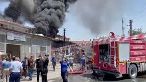 Yangın söndürme çalışmalarına, esenyurt belediyesi ekipleri de destek verdi. Gencr581zdg Qm