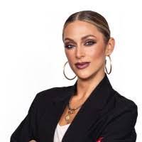 Beth Travis's Instagram, Twitter & Facebook