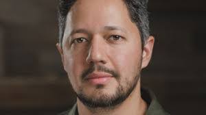 Kelly Mackey's Instagram, Twitter & Facebook