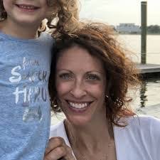 Kelly Braun's Instagram, Twitter & Facebook