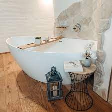 Das wichtigste gleich zu beginn: Badewanne Badezimmer Lieblingsplatz Bad Wellnes Bad Einrichten Badezimmer Badezimmer Dachschrage