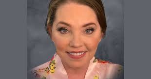 Lynn Parrott's Instagram, Twitter & Facebook