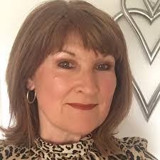 Michelle Dawes's Instagram, Twitter & Facebook