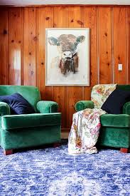 Rooms with both knotty pine walls and floors should be decorated simply so the wood may shine. Knotty Pine Walls Decorating Ideas What Works With Knotty Pine Paneling