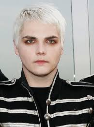 Gerard Way Was Never A Big Fan Of The White Hair But I Still Think He Is Beautiful Gerard Way My Chemical Romance Sassy Diva