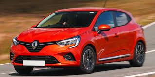 Renault Clio Review 2023 | Performance & Pricing | carwow