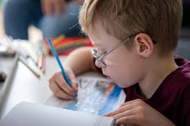 Föddes hemma i toan — överlevde tack vare ambulanspersonal