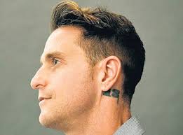 Cameron, filho de Michael Douglas, narra anos de prisão em livro