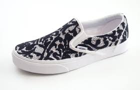 This floral lace stencil is perfect to add details to painted furniture or small diy projects. 20 Sneaker Refashion Ideas Scratch And Stitch