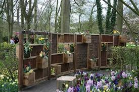 Pin Von Shirley Hanson Auf Gartengestaltung Ideen Sichtschutzwand Garten Garten Trennwand Garten