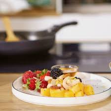 2 frühlingszwiebeln putzen und 3 knoblauchzehen schälen, beides in scheiben schneiden und. Mais Kokos Suppe Life Simplified Leben Vereinfacht Gorenje Austria