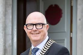 Jonathan Meade's Instagram, Twitter & Facebook