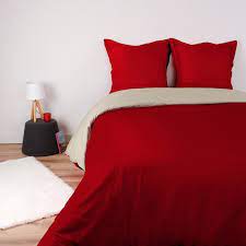 Couette Rouge 240x260 Cdiscount Ambiance bucolique avec cette jolie parure de lit version prairie fleurie avec une représentation d'un champ de tulipes stylisées dans des tons de rouge, rose et vert sur fond blanc. couette rouge 240x260