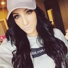 Angie Simons (angelaevesimons)