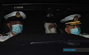 Pm kami untuk maklumat lanjut. Raja Permaisuri Agong Beri Penghormatan Terakhir Kepada Allahyarhamah Tun Rahah My Tv Online