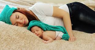 Minimal 20 menit karena si kecil membutuhkan waktu selama itu untuk beralih dari keadaan tidur tak lelap ke tidur lelap. Tips Agar Bayi Tidur Nyenyak Menurut Ahli Tidur Popmama Com